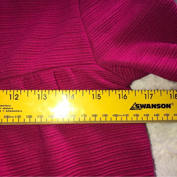 J crew XXS tiered swing top - bright pink. Button back detail - Picture 3 of 12